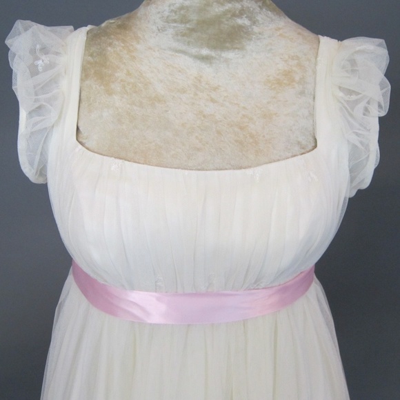 Ivory Cap Sleeve Bridal Gown - Picture 3 of 7